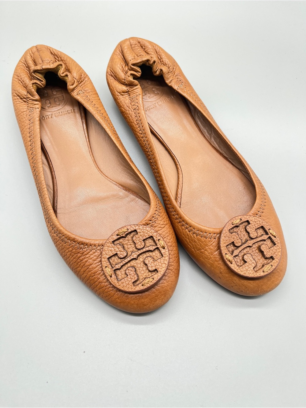 Tory Burch Reva tumbled leather ballet flats. Royal Tan women’s size 7-1/2M.